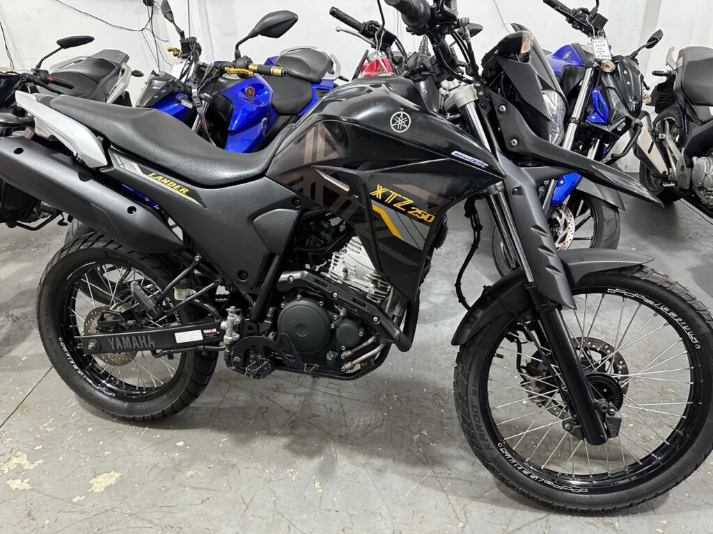 LANDER 250 preta, 2019/2020