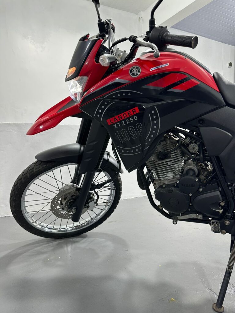 LANDER, vermelha 24-24