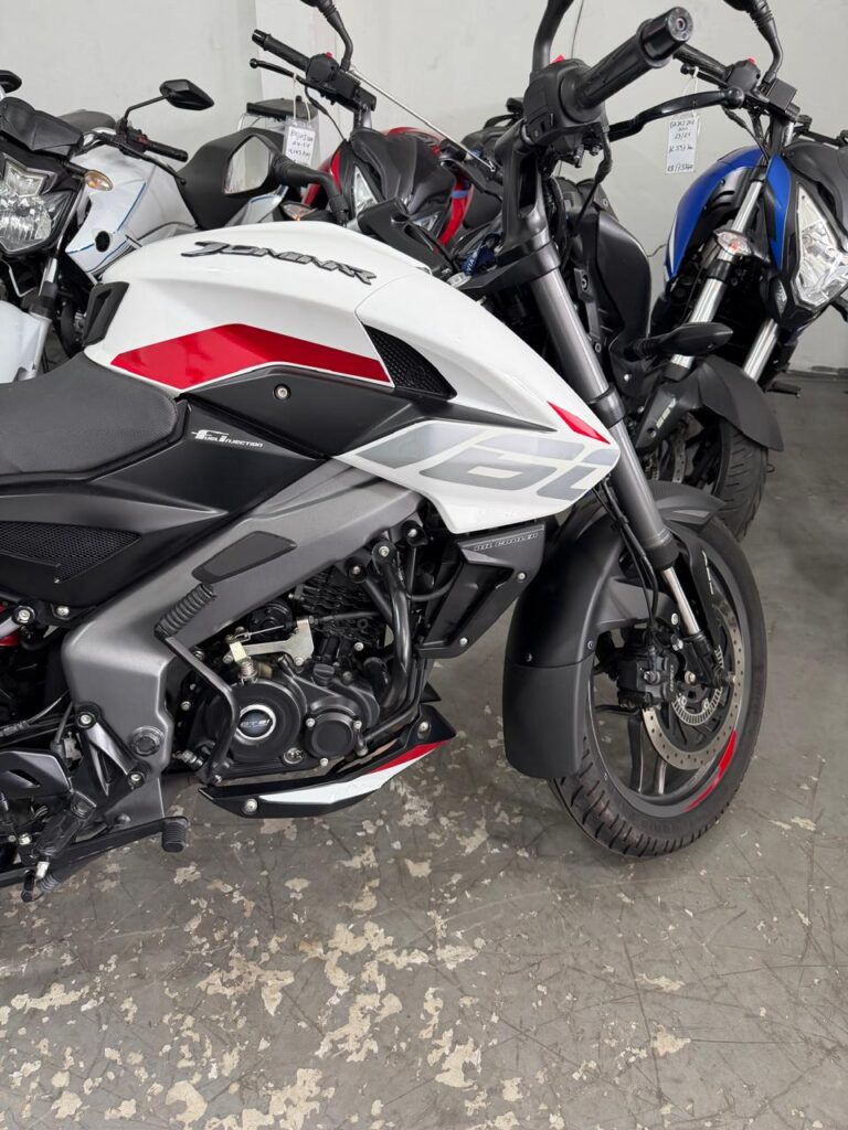 Bajaj Dominar 400 23/24