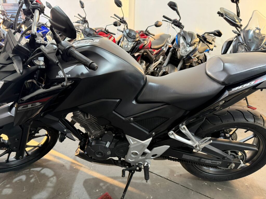 Honda CB 300F 2025