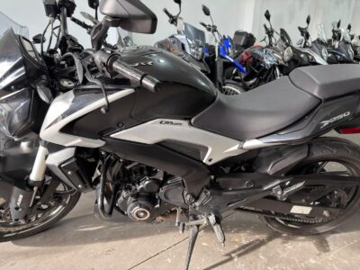 Bajaj Dominar 250 ABS 2025
